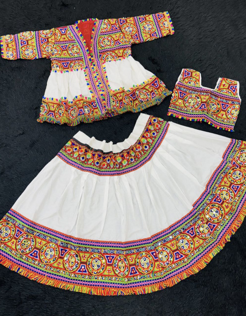 Load image into Gallery viewer, Untitled Aug22_14:17 mahezon
