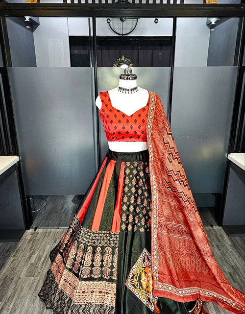 Load image into Gallery viewer, Women Special Lehenga Choli Dupatta mahezon
