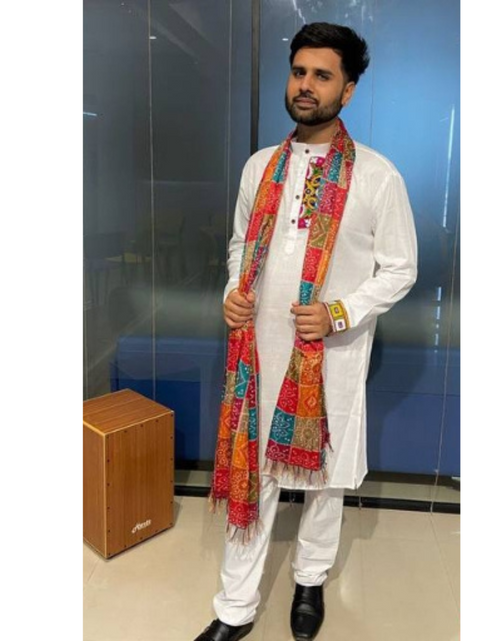 Load image into Gallery viewer, Navratri Traditional Stylish Men Kurta Dupatta mahezon
