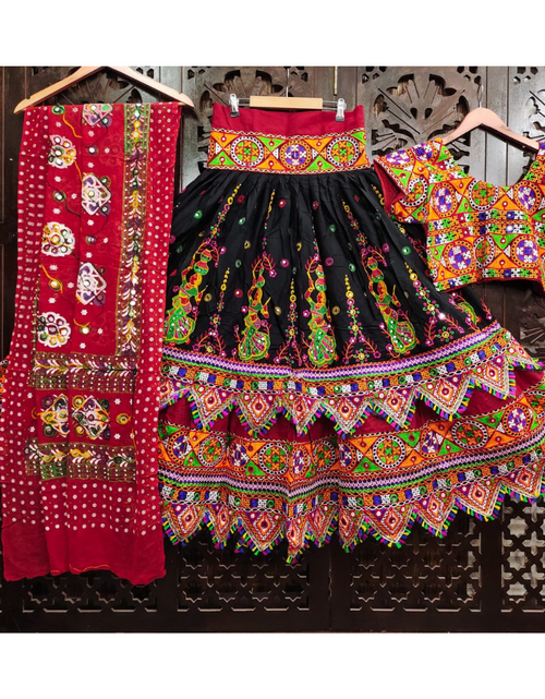 Load image into Gallery viewer, Traditional Navratri Embroidery Women Lehenga Choli mahezon
