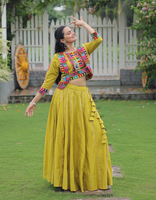 Load image into Gallery viewer, Traditional Navratri Gamthi Embroidery Women Lehenga Choli mahezon
