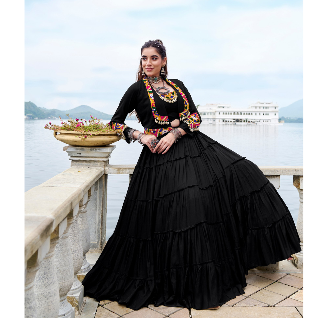Traditional Navratri Garba Women Lehenga Blouse Koti mahezon