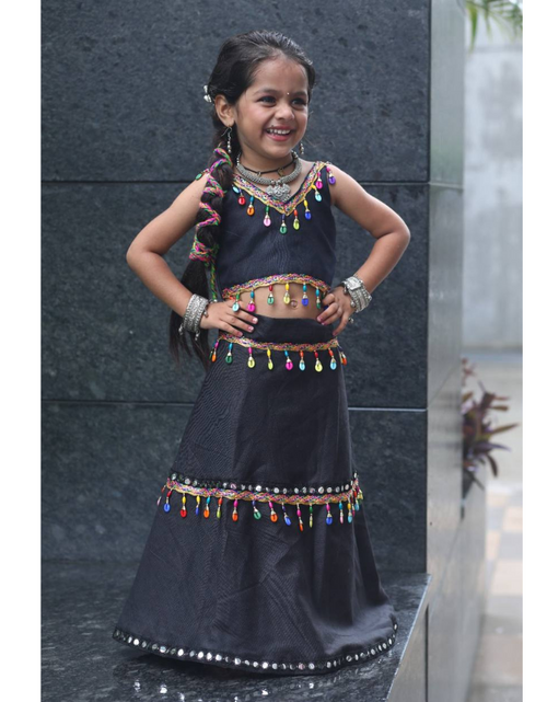 Load image into Gallery viewer, Traditional Navratri Garba Kids Girls Black Lehenga Blouse mahezon

