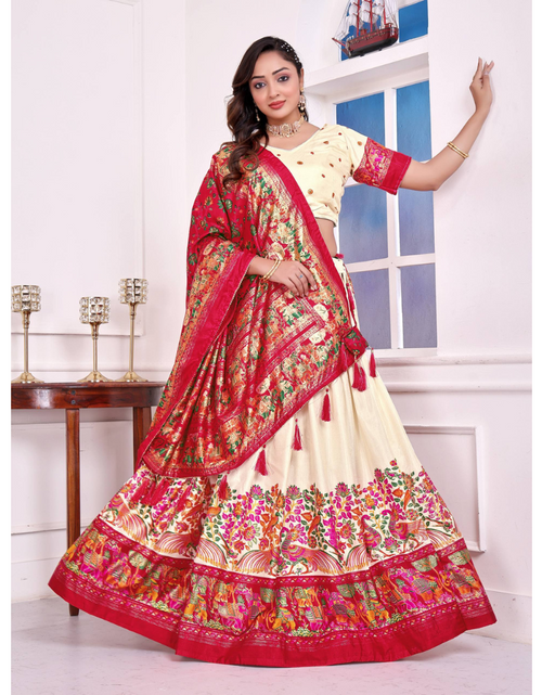 Load image into Gallery viewer, Traditional Navratri Garba Patola Print Women Lehenga Choli mahezon

