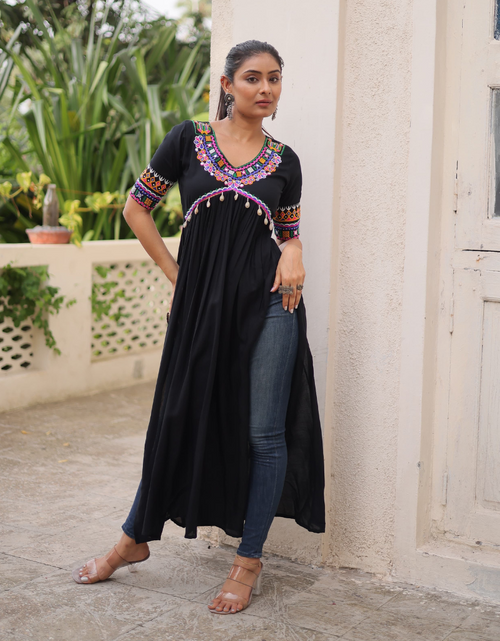 Load image into Gallery viewer, Traditional Navratri Garba Women Kurti mahezon
