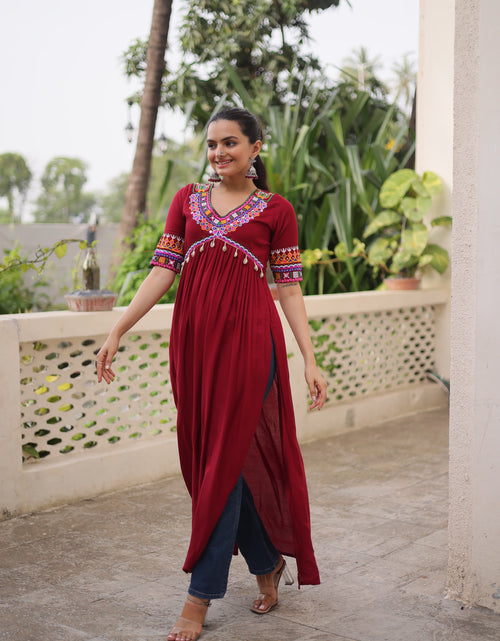 Load image into Gallery viewer, Traditional Navratri Garba Women Kurti mahezon
