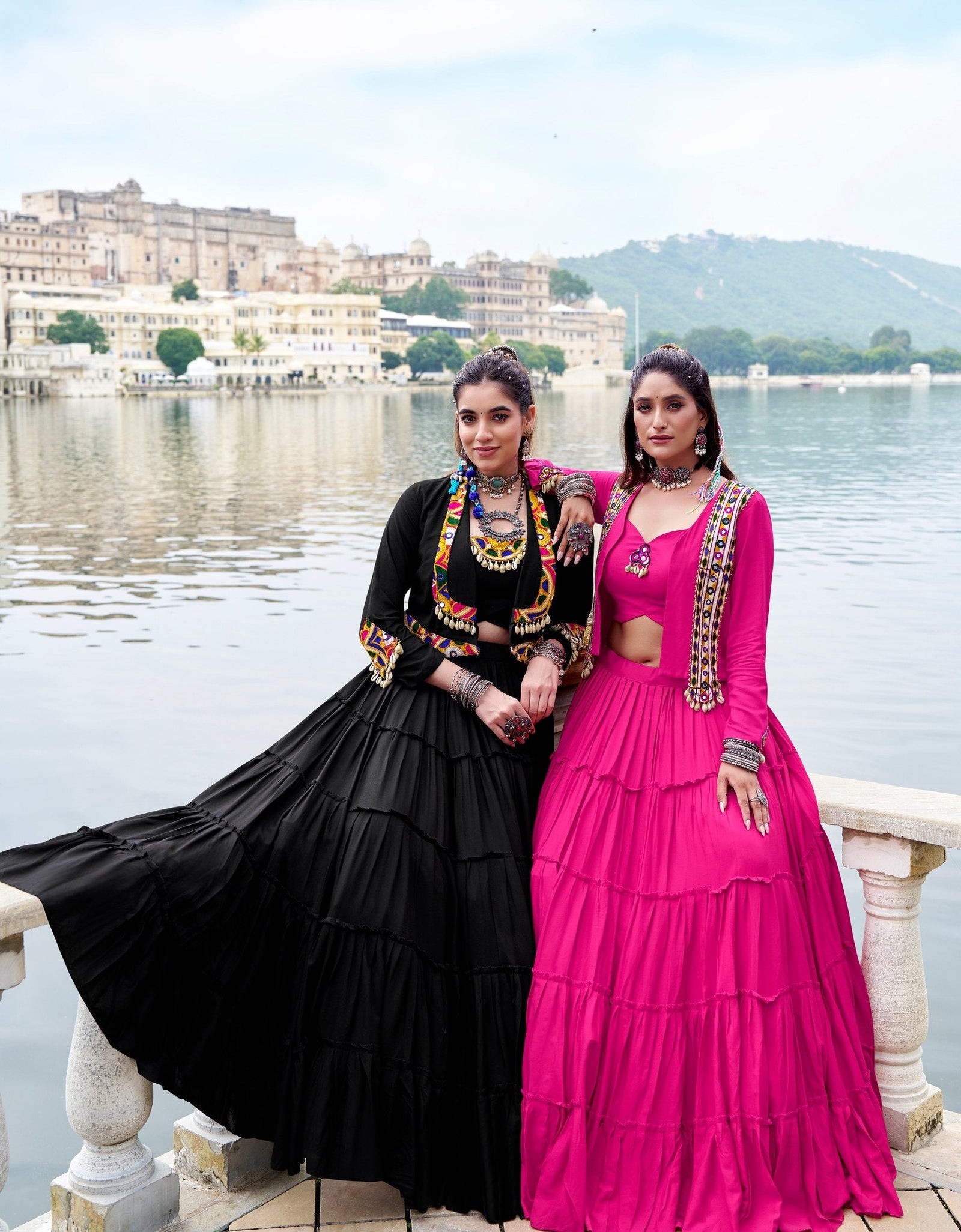 Traditional Navratri Garba Women Lehenga Blouse Koti mahezon