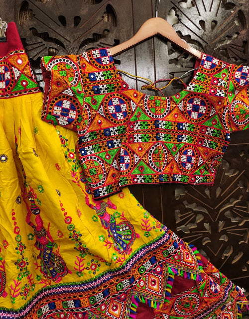 Load image into Gallery viewer, Traditional Navratri Embroidery Women Lehenga Choli mahezon
