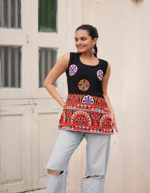 Load image into Gallery viewer, Navratri Garba Embroidery Women Top mahezon
