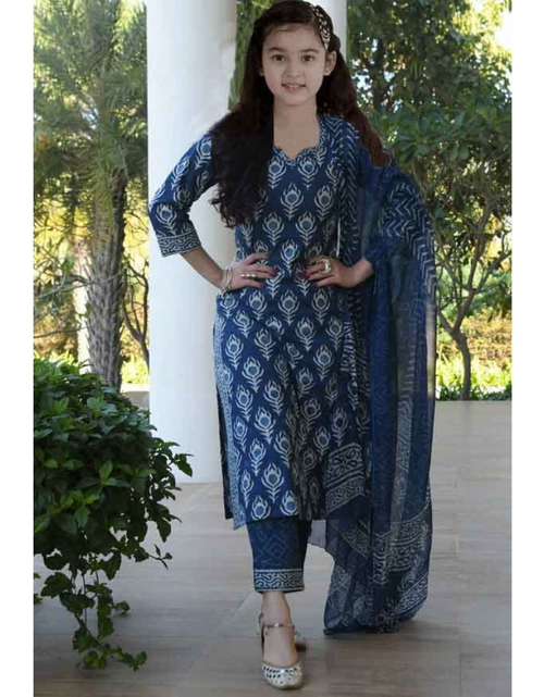Load image into Gallery viewer, Stylish Kids Girls Cotton Kurti Pant Dupatta Set mahezon
