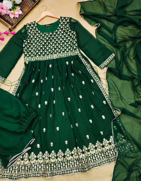 Beautiful Women Green Naira Cut Kurta Pant Dupatta Suit. mahezon