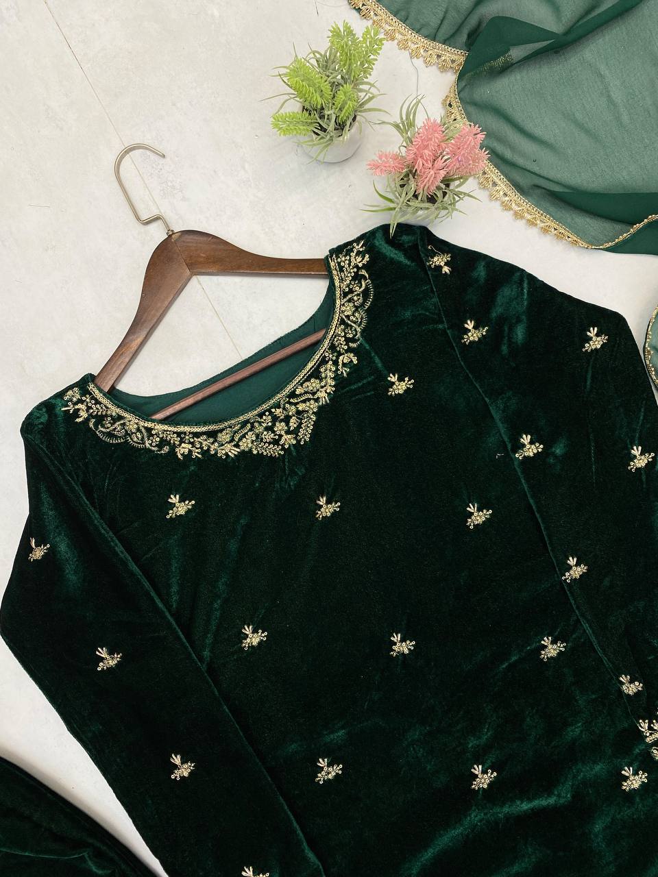 Wedding Wear Green Velvet Women Top Pant Dupatta Suit Royal Export