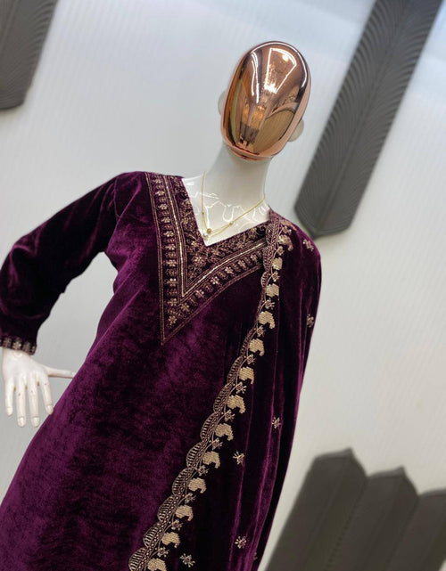 Load image into Gallery viewer, Wedding Wear Velvet Women Top Pant Dupatta Suit Mahezon
