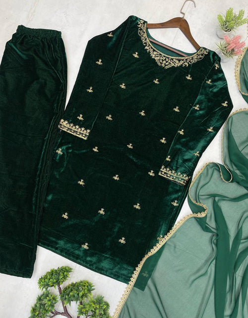 Load image into Gallery viewer, Wedding Wear Green Velvet Women Top Pant Dupatta Suit Royal Export
