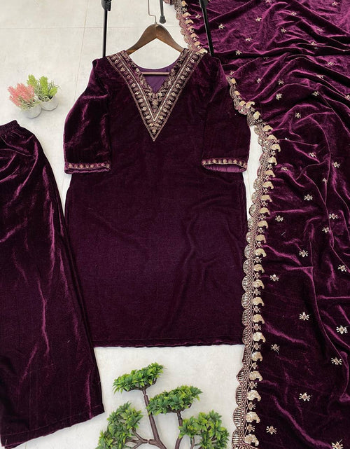 Load image into Gallery viewer, Wedding Wear Velvet Women Top Pant Dupatta Suit Mahezon
