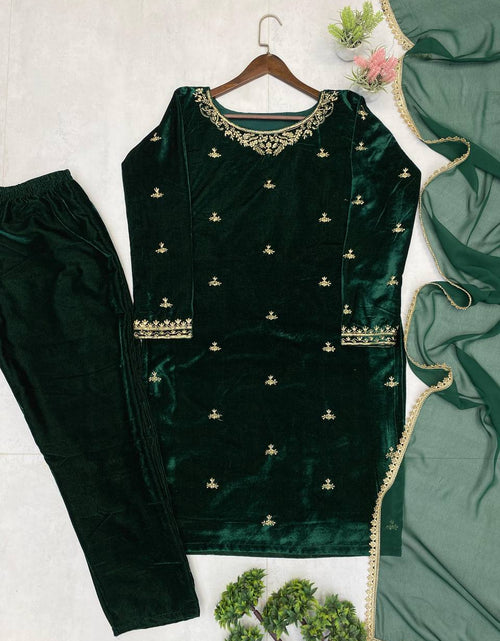 Load image into Gallery viewer, Wedding Wear Green Velvet Women Top Pant Dupatta Suit Royal Export

