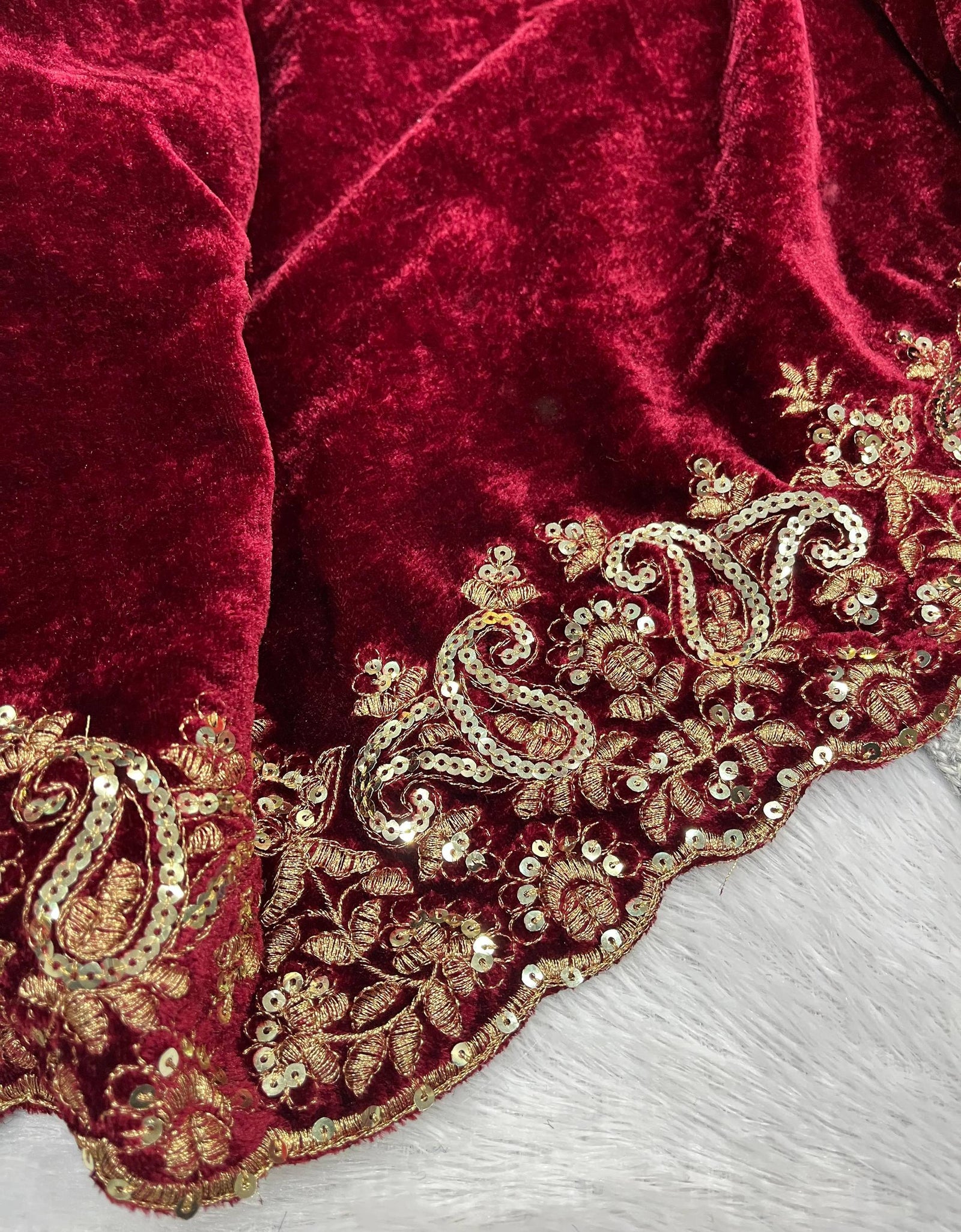 Winter Designer Velvet Women Saree mahezon