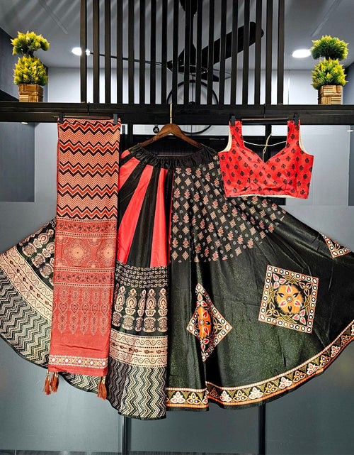 Load image into Gallery viewer, Women Special Lehenga Choli Dupatta mahezon
