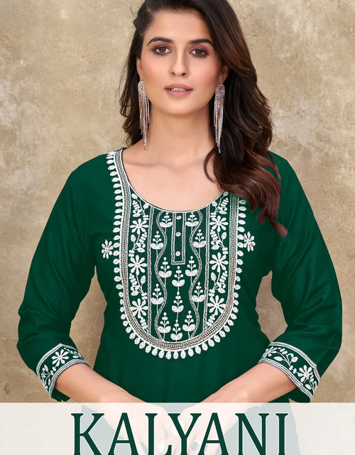 Load image into Gallery viewer, Women&#39;s Green Designer Embroidery Kurti mahezon
