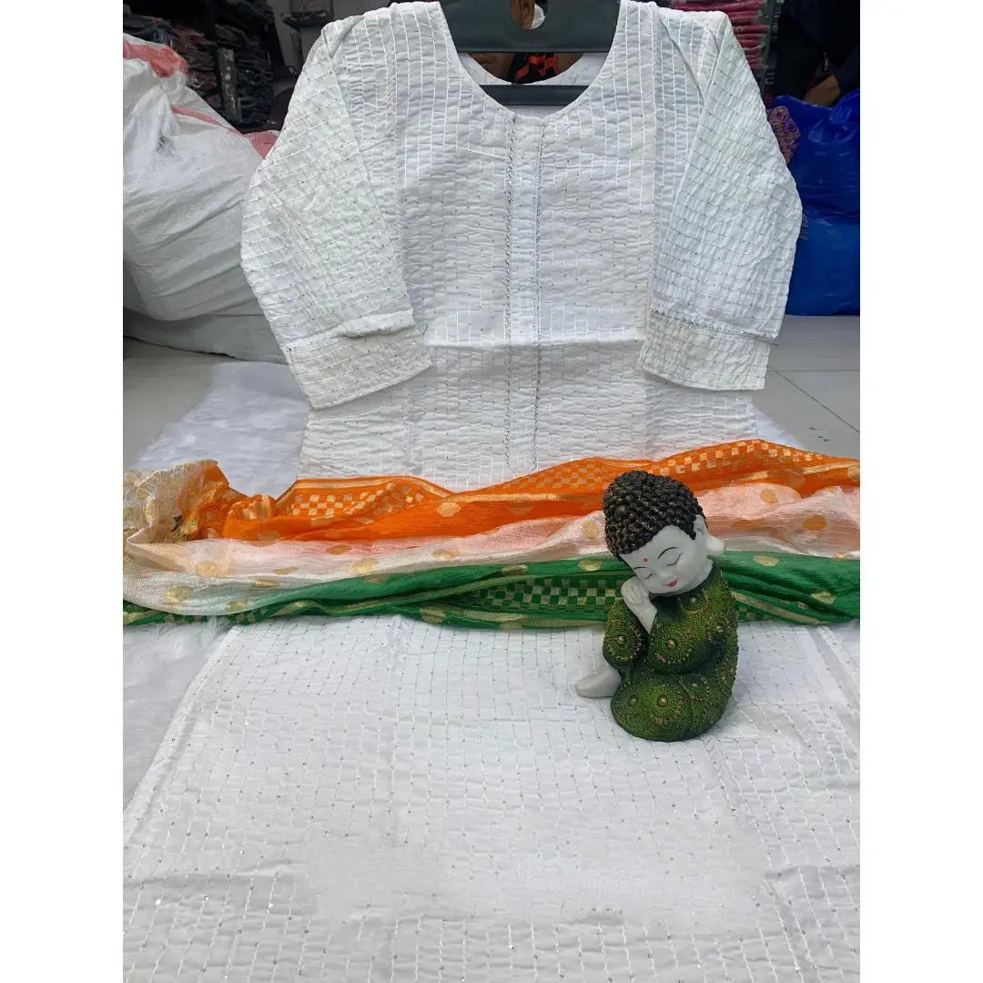 Women's White Kurti with Tricolour Dupatta mahezon