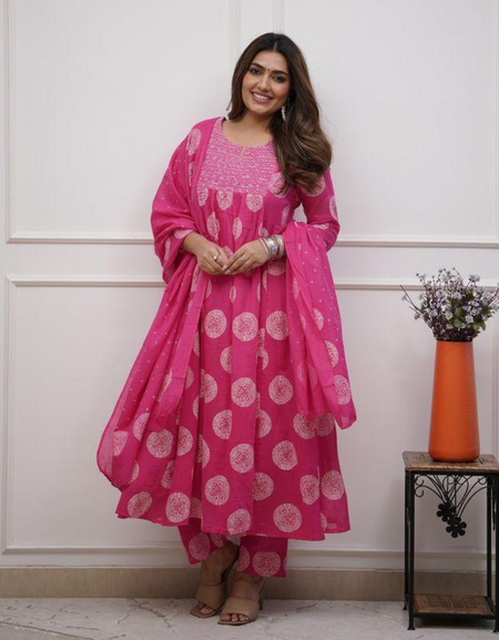 Women's Floral Embroidery Kurta Pant Dupatta Suit mahezon