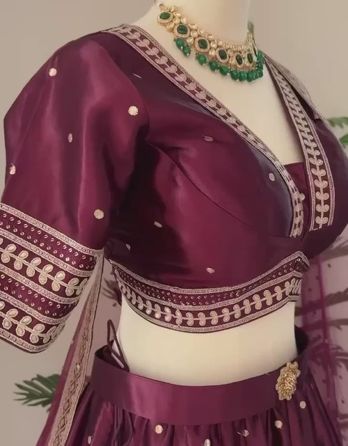 Load and play video in Gallery viewer, Designer Party wear Women&#39;s Lehenga Choli Dupatta Suit
