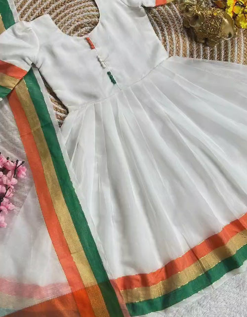 Load and play video in Gallery viewer, Tricolour Kids Girl Cotton Tiranga Gown Dupatta Dress
